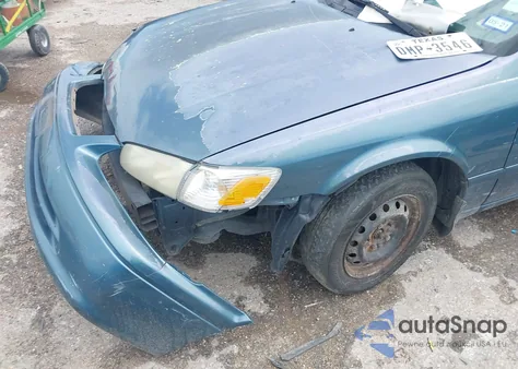 2000 Toyota Camry Ce/Le/Xle z USA, uszkodzony, nr VIN 4T1BG22K1YU755883